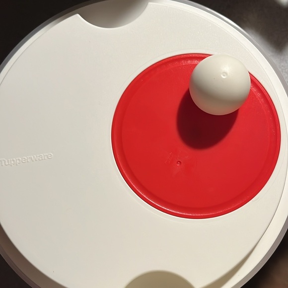 Tupperware Salad Spinner - Picture 2 of 6